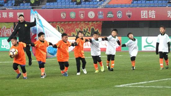  法国足协推行青少年球员培养新方案  
